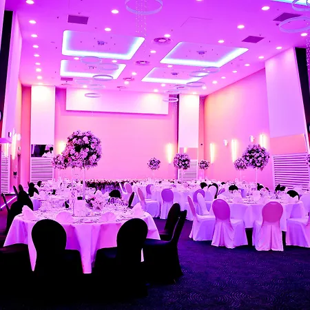מלון Centre By Ihg 5*