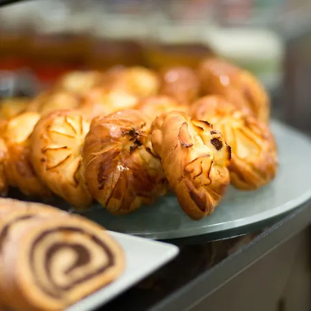 Centre By Ihg Hotel 5*