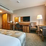 Hotel Centre By Ihg 5*