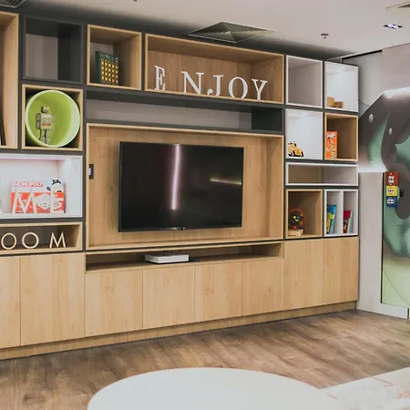 Centre By Ihg Hotell