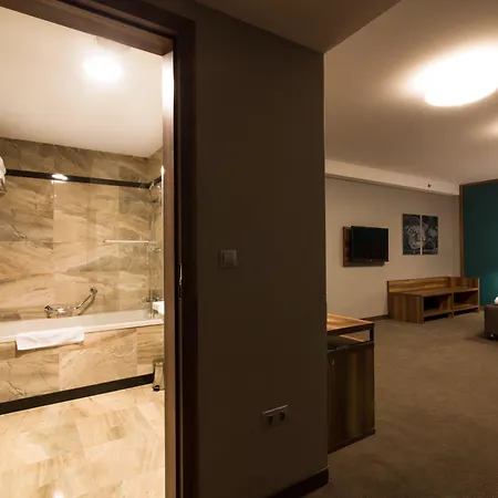 Centre By Ihg Готель