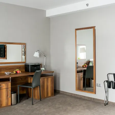 Centre By Ihg Hotell 5*